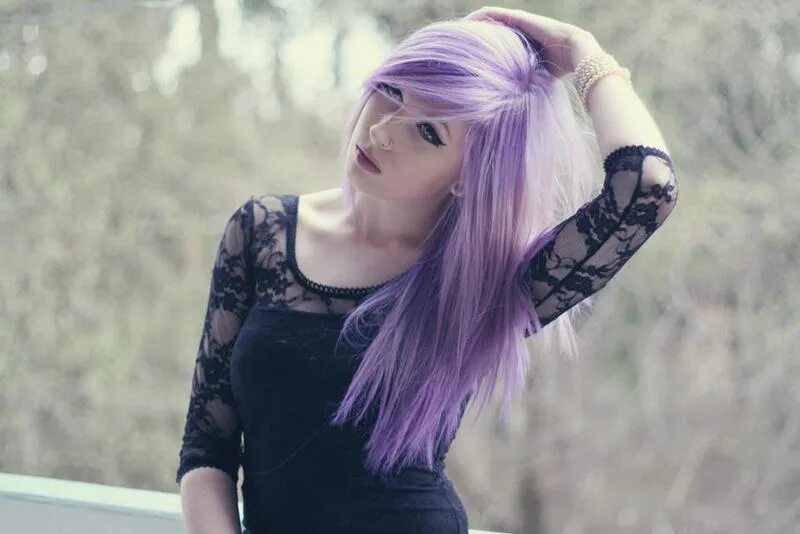 Красивые девушки с фиолетовыми волосами 15
