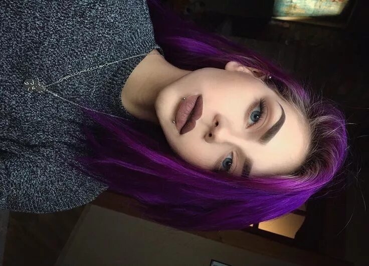 Красивые девушки с фиолетовыми волосами 16