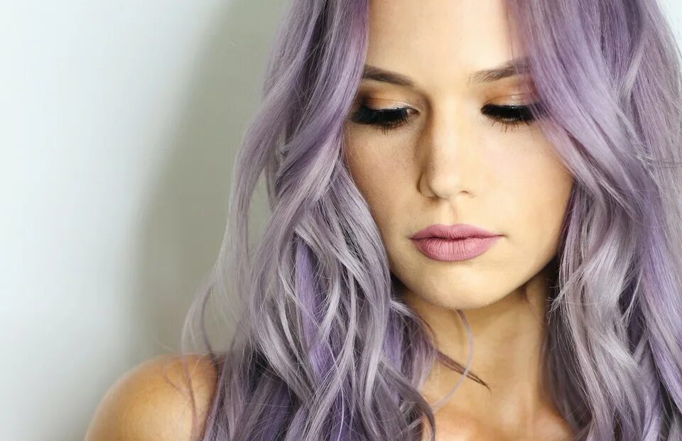Красивые девушки с фиолетовыми волосами 19