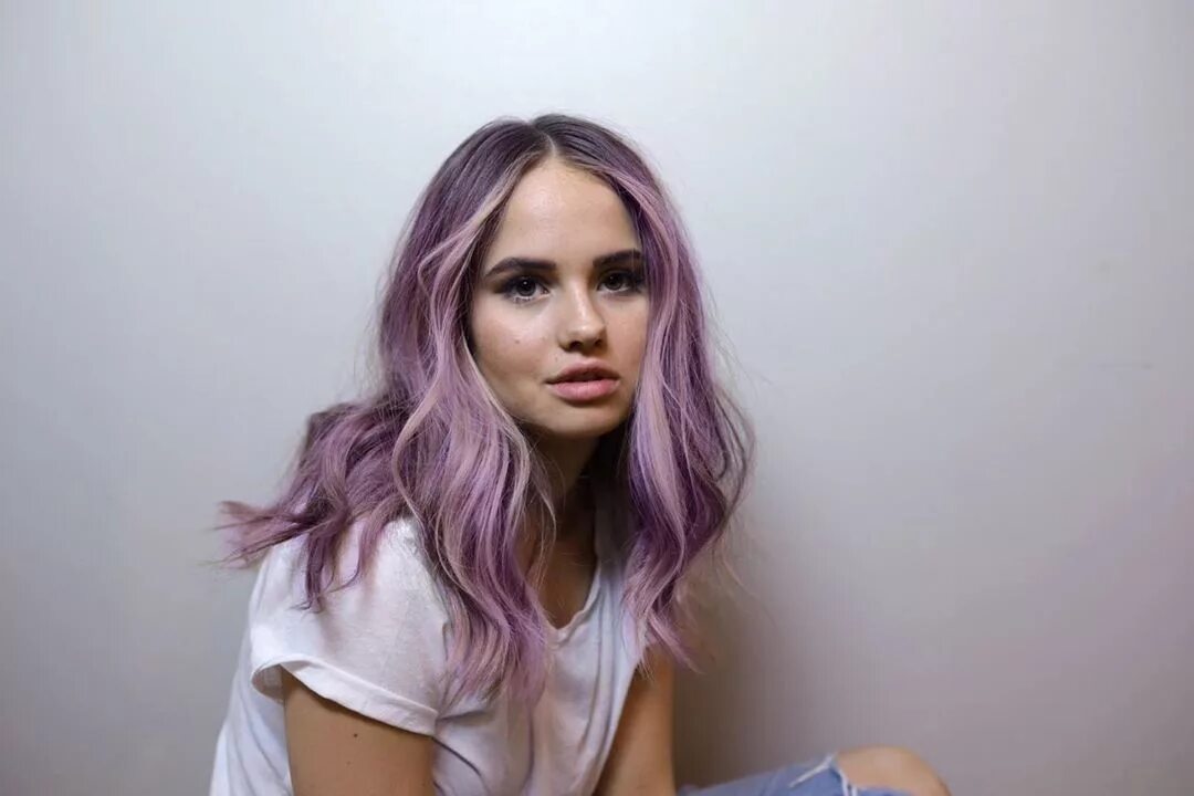 Красивые девушки с фиолетовыми волосами 22