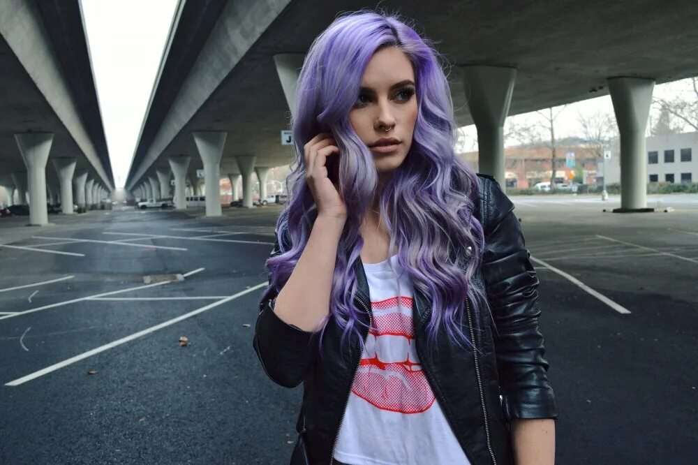 Красивые девушки с фиолетовыми волосами 5