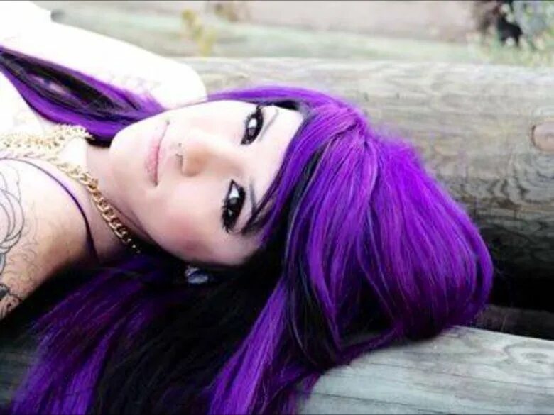 Красивые девушки с фиолетовыми волосами 7